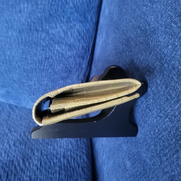 Ferragamo Olive Green Croc Embossed Long Wallet - Picture 4 of 10